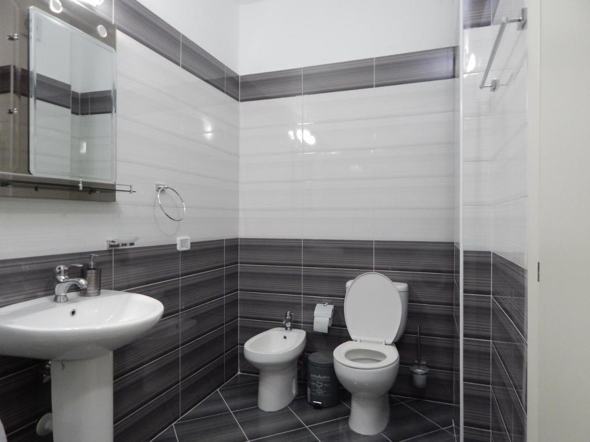 Modern Spacious 1 Bedroom Flat Next To The Beach Vlorë 외부 사진